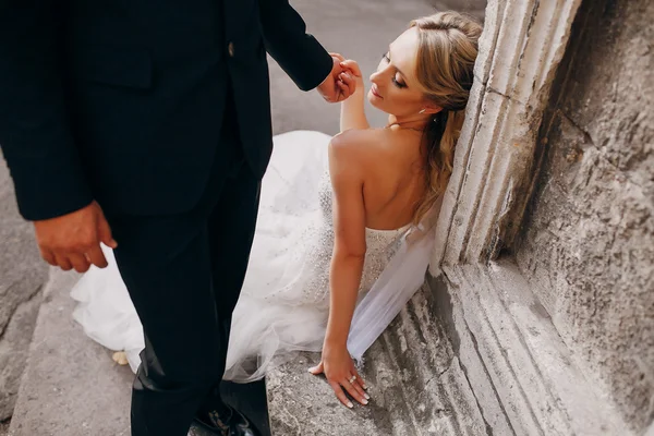 Casal de casamento apaixonado — Fotografia de Stock