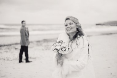  Kışın sahilde düğün