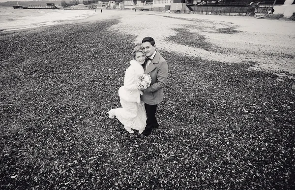 Casamento na praia no inverno — Fotografia de Stock