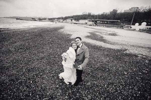 Mariage sur la plage en hiver — Photo