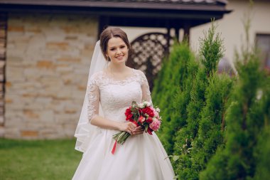 bir fotoğraf için gelin pozlar