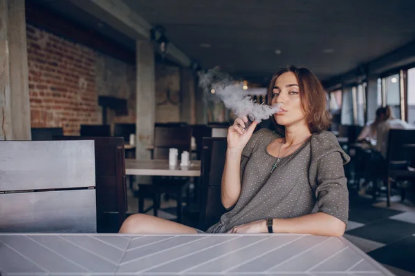 Girl with E-cigarette — Stock Photo, Image