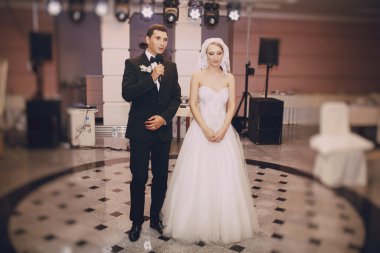 bir restoranda gelin