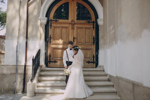 Matrimonio chiesa coppia — Foto Stock