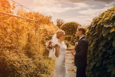 güzel sarışın Çift