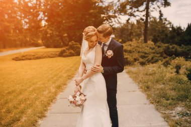 güzel sarışın Çift