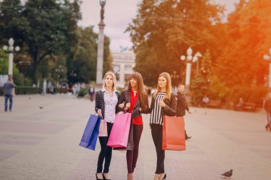 moda alışveriş caddesi