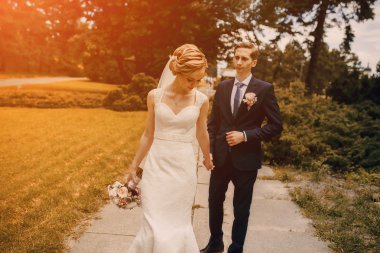 güzel sarışın Çift