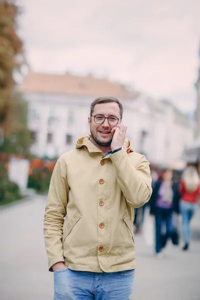 Man med telefonen — Stockfoto