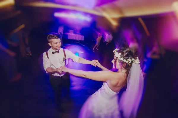 初めての結婚ダンス — ストック写真