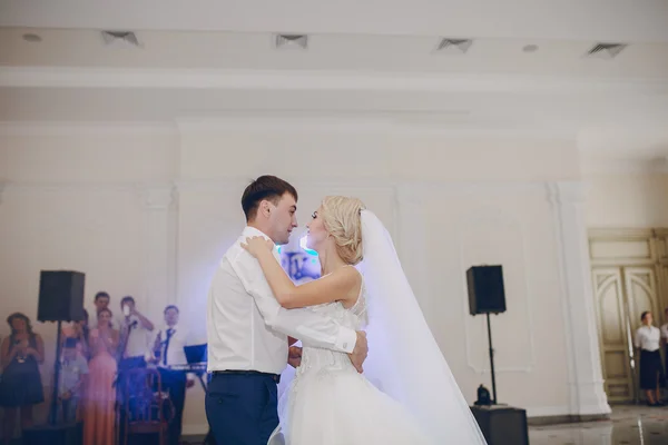 First wedding dance — Stock Photo, Image