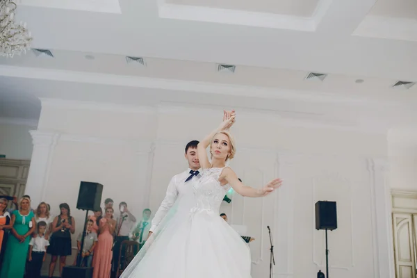 Primeira dança de casamento — Fotografia de Stock