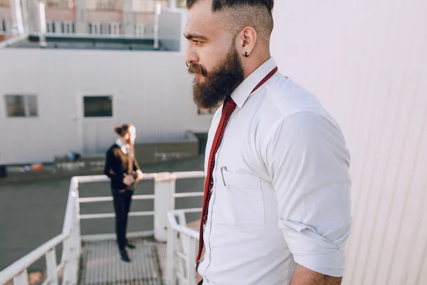 Hombre de negocios fuera — Foto de Stock