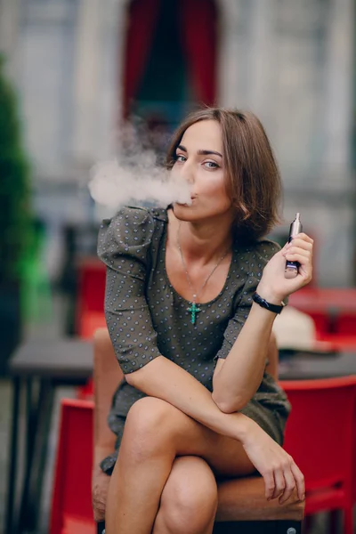 Girl with E-cigarette — Stock Photo, Image