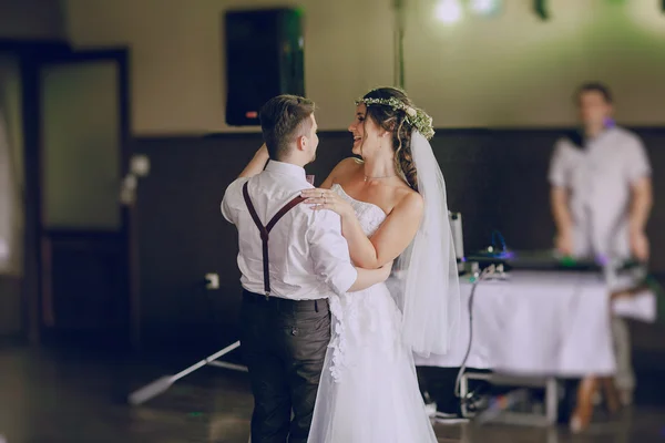 Wedding first dance — Stock Photo, Image