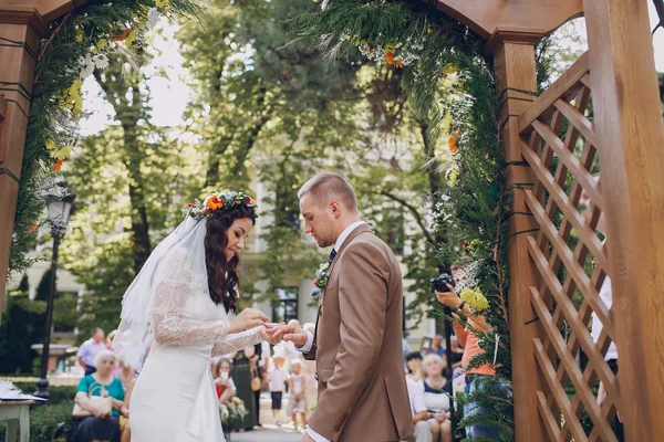 Bröllop ceremoni arch — Stockfoto