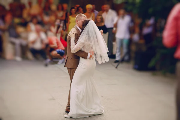 Casamento primeira dança — Fotografia de Stock