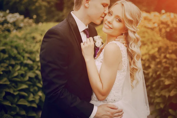 Beautiful blond wedding couple — Stock Photo, Image