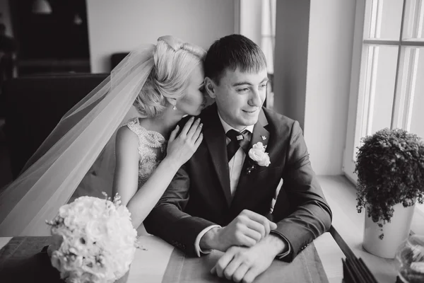 Matrimonio coppia in caffè — Foto Stock