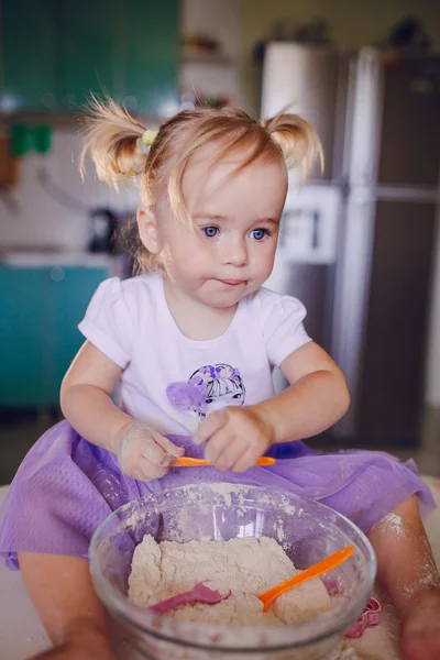 Menina bonita — Fotografia de Stock