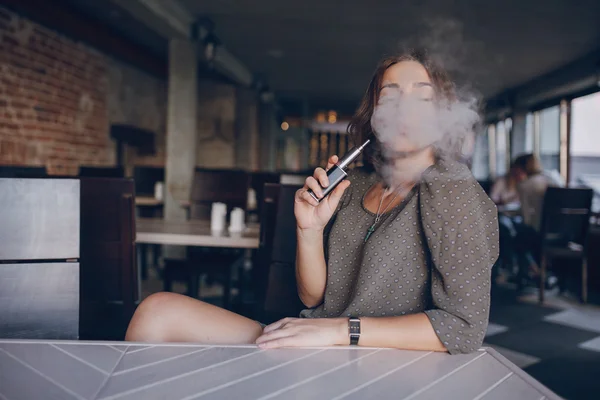 Girl with E-cigarette — Stock Photo, Image