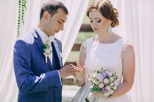 Bogenhochzeit — Stockfoto