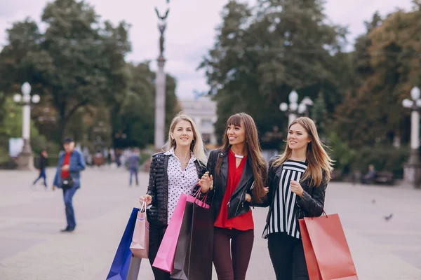 Moda alışveriş caddesi — Stok fotoğraf