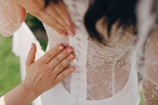 Novia con la corona —  Fotos de Stock