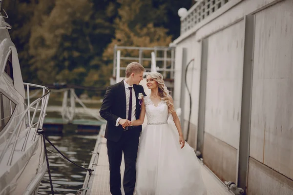 Wedding blond couple — Stock Photo, Image