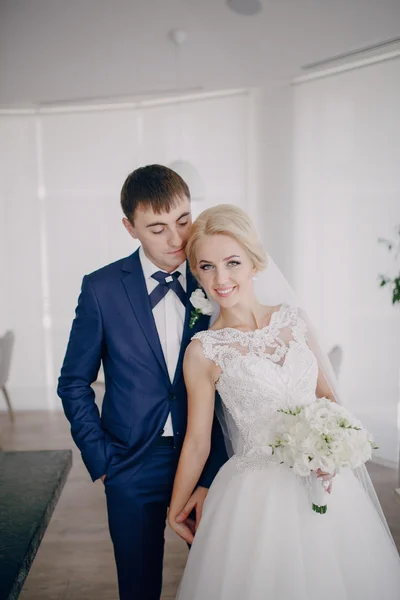 Wedding couple in cafe — Stock Photo, Image