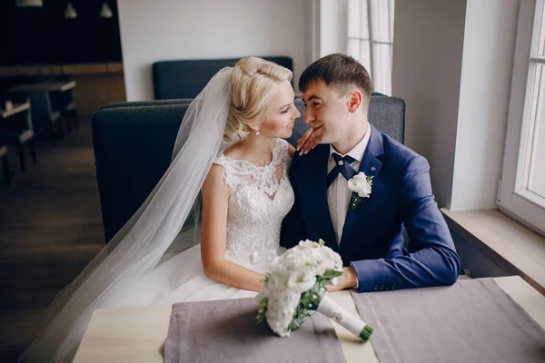 Wedding couple in cafe — Stock Photo, Image