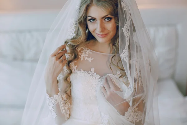 Mattina sposa dentro — Foto Stock