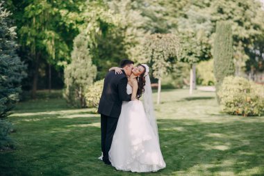 büyülü şenlikli düğün günü