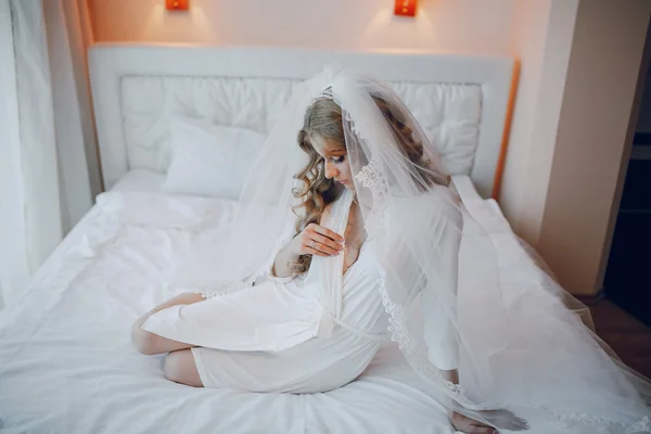 Morning bride inside — Stock Photo, Image