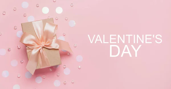 Regalos Sobre Fondo Rosa Amor Concepto San Valentín Con Texto — Foto de Stock