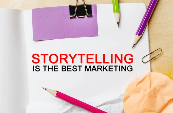 Text Storytelling Mejor Marketing Bloc Notas Blanco Con Lápices Sobre — Foto de Stock