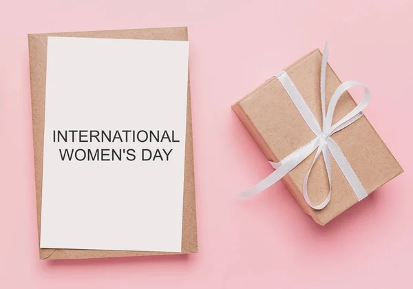 기사보기 사랑과 발렌타인데이 텍스트 여성의 International Womens Day — 스톡 사진