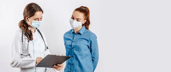 Woman Patient Doctor Masks Reception Check Health White Isolated Background — Stock Photo, Image