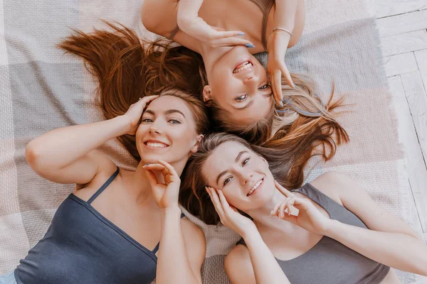 Women Rest Have Fun Girlfriends Laugh Home Lying Floor Pillows — Stock Photo, Image