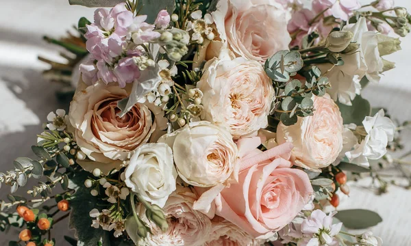 Wedding Bouquet Peonies Flowers Floor Newlyweds — Stock Photo, Image