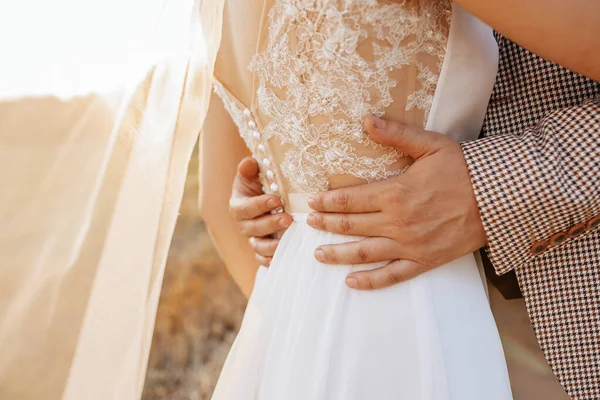 Bride Groom Wedding Day Hug Show Love Sunset — Stock Photo, Image