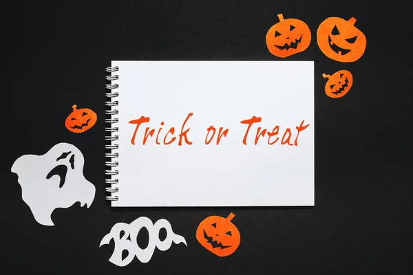 할로윈 Notepad Text Trick Treat Black Background Bat Pumpkins Ghost — 스톡 사진