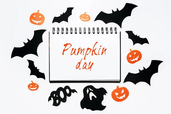 Happy Halloween Holiday Concept Notepad Text Pumpkin Day White Background — 스톡 사진