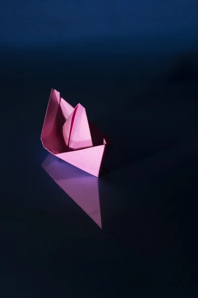 pembe kağıt tekne