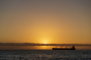 arkadan aydınlatmalı tekne Vinçler