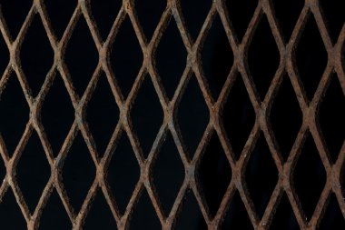 paslı genişletilmiş metal