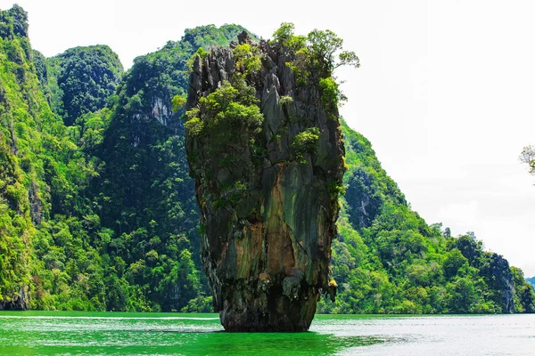 Thailand James Bond stone Island, Phang Nga — Stock Photo, Image