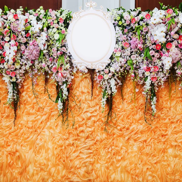 Beautiful flowers background for wedding scene — Stock Photo, Image