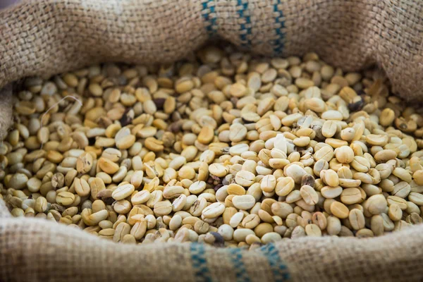 Coffee beans are roasted. — Stock Photo, Image