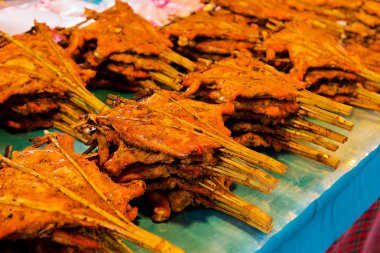 ızgara tavuk şiş.